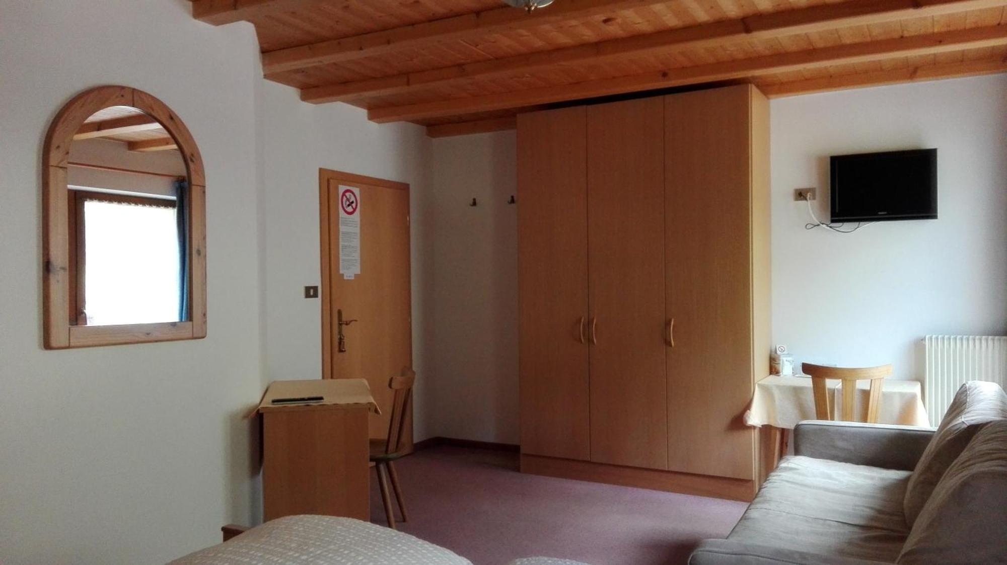 Hotel Garni La Grambla 2*
