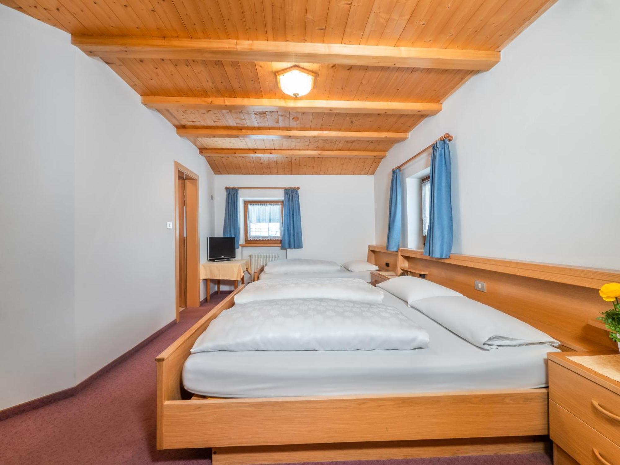 Garni La Grambla Hotel 2*